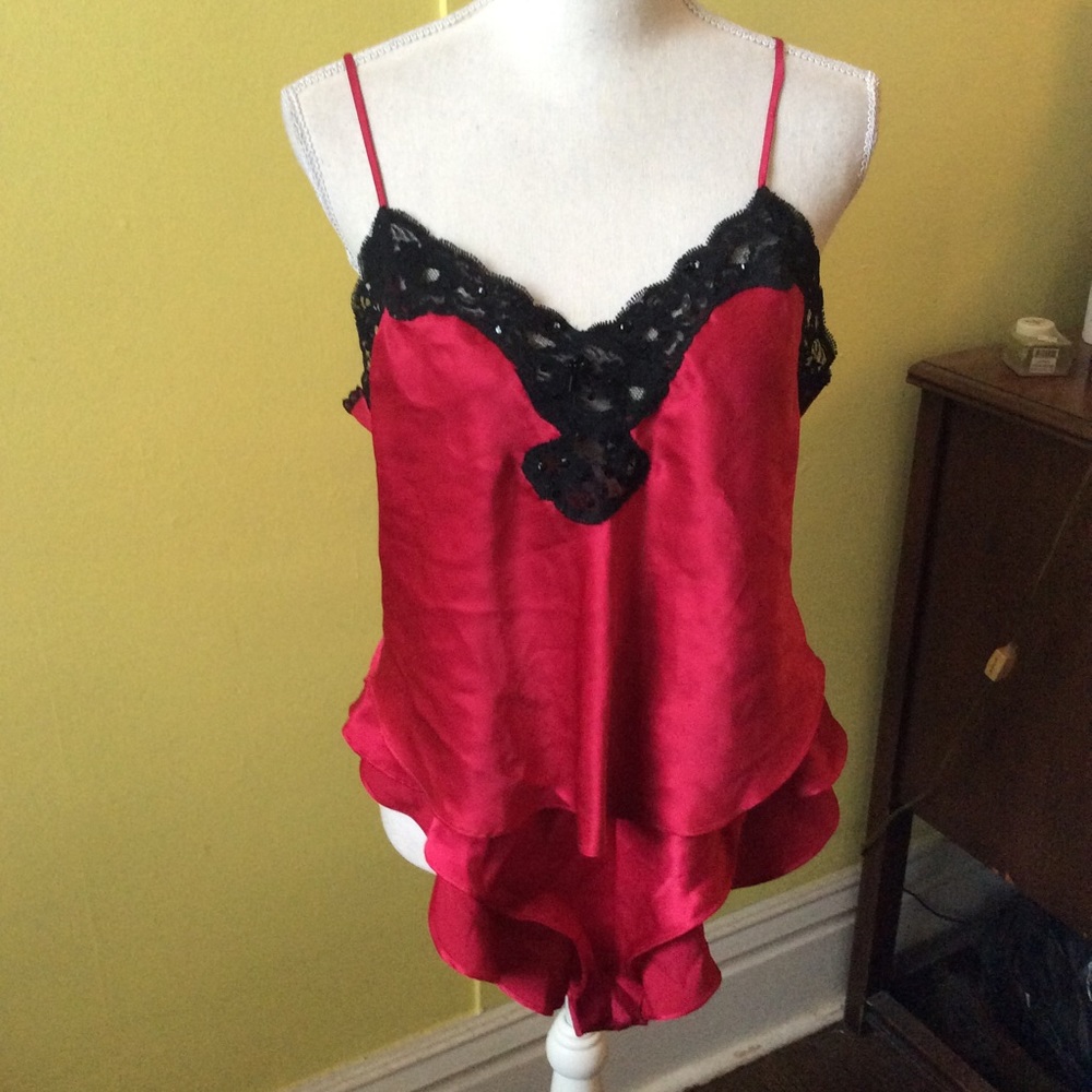 Victoria’s Secret Red w/Black Lace Cami Set Size M